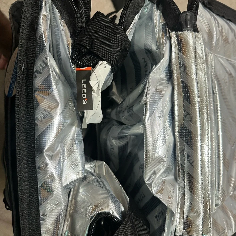 Grand Design Titan Deep Freeze Cooler - Picture 3 of 4